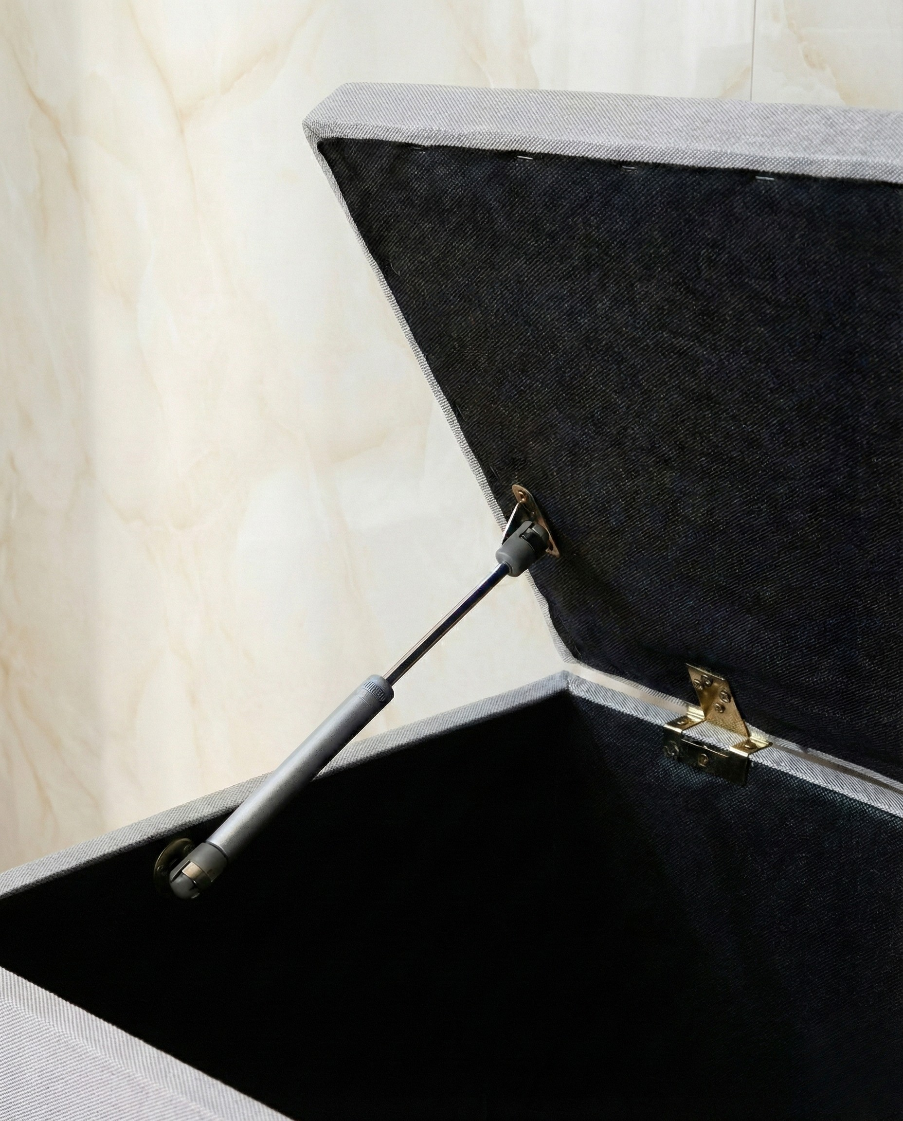 Isandros storage Blanket Box